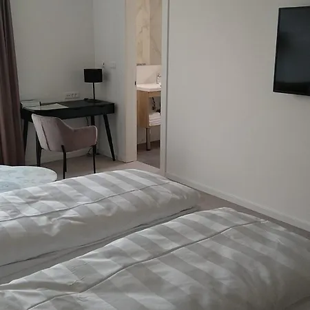 Oscar 4* Kastela