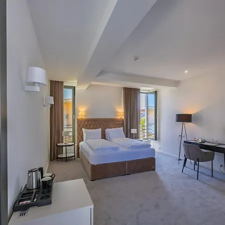 Oscar Hotel 4*